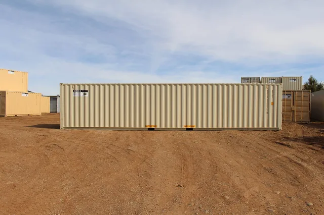 40-foot double door container allowing drive-through access